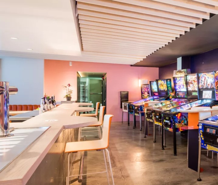 Inside Outer Orbit, a Mission Street Pinball Bar With Hawaiian Food – Eater SF