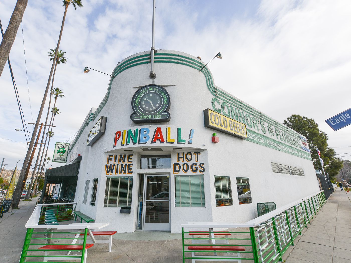 Eagle Rock’s First Arcade Bar Turns On the Machines